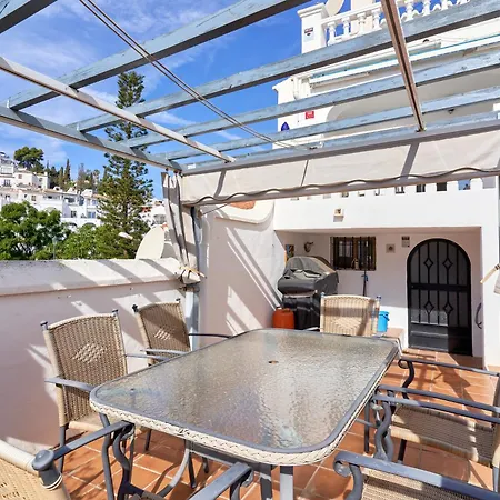 Casa Oliva Sea View * نيرخا