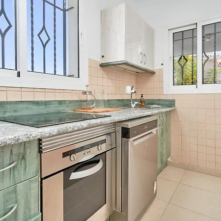 Casa Oliva Sea View بيت للعطل